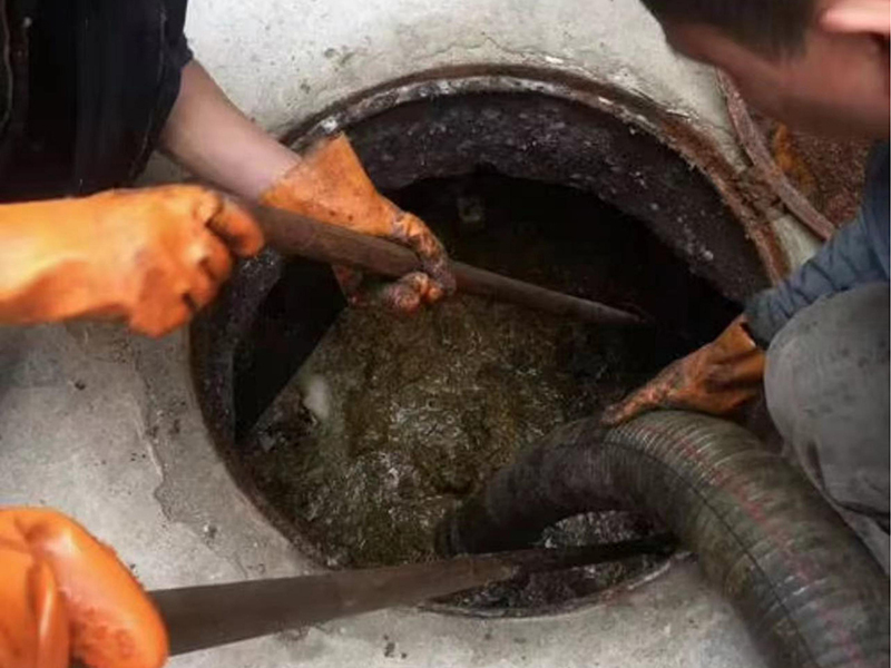 璧山清理化粪池时如何避免沼气的危害？